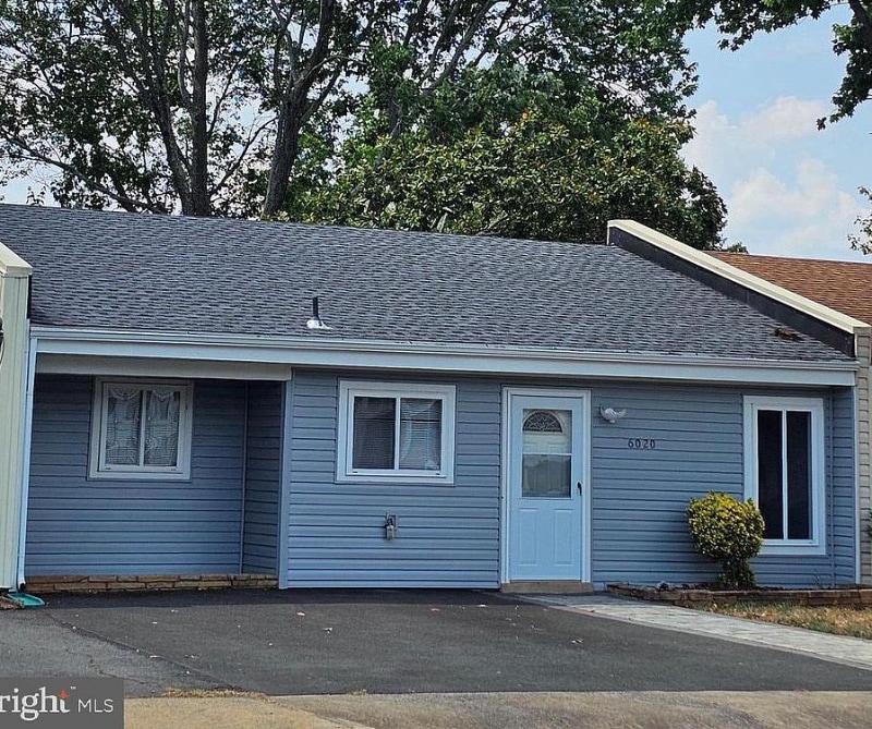 Photo - 6020 Regents Park Rd (Centreville, VA)