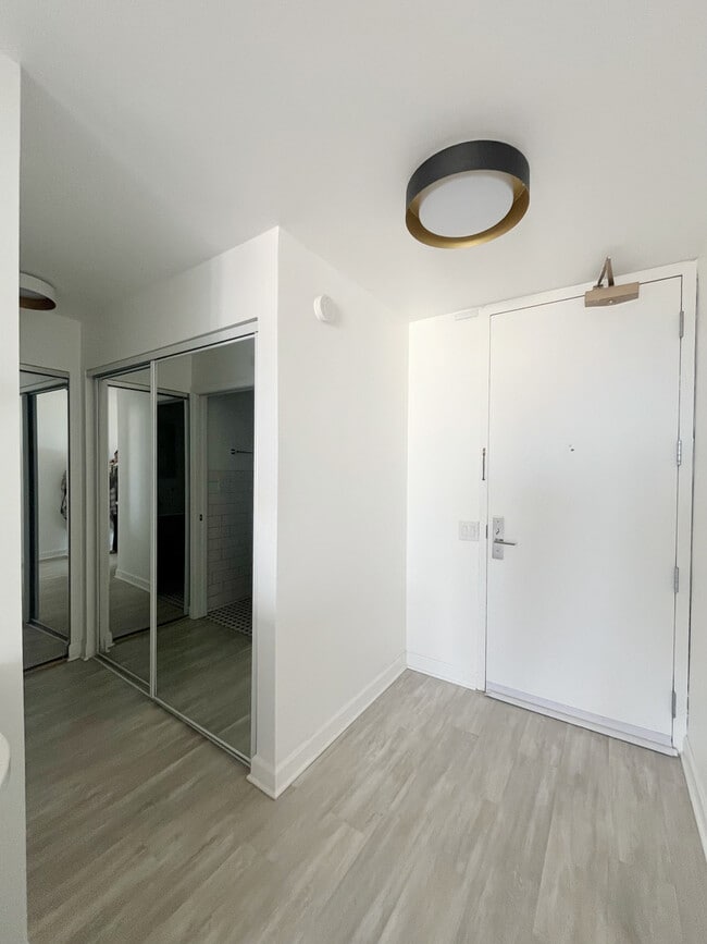 Foto del edificio - 4343 N Clarendon Ave