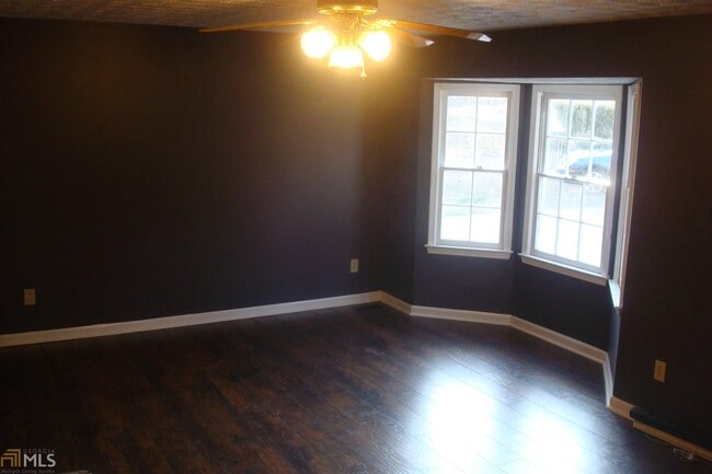 Foto del edificio - 130 Fawn Cir