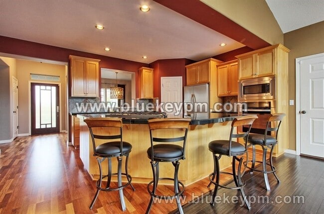 Building Photo - 4 Bed, 3 Bath Home in Happy Valley with Pr...