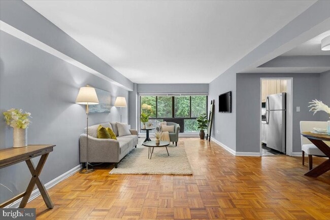 Foto del edificio - 3901 Tunlaw Rd NW