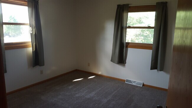 Building Photo - 114 Wright Dr