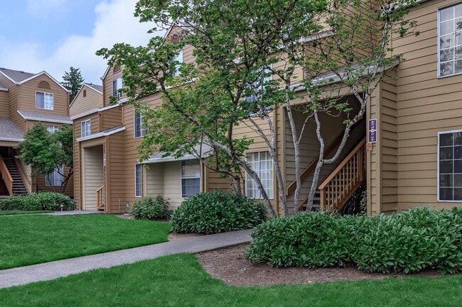 Building Photo - Brightwaters at Redhawk