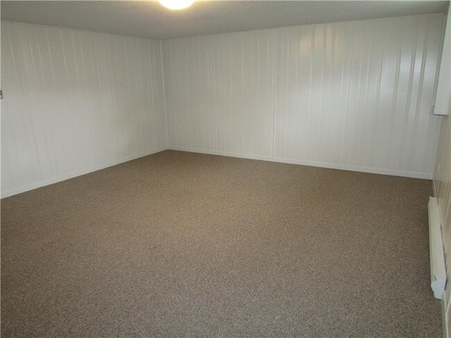 Building Photo - 295 Briarhill Av