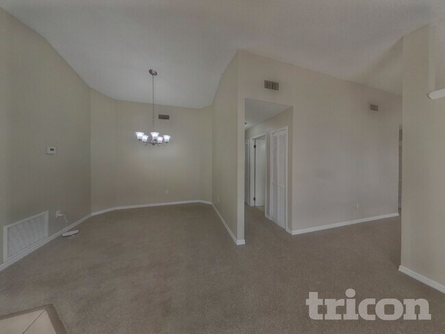 Foto del edificio - 9818 Dean Cove Ln