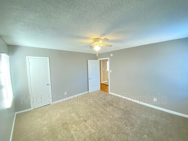 Building Photo - 646 Looney Ave