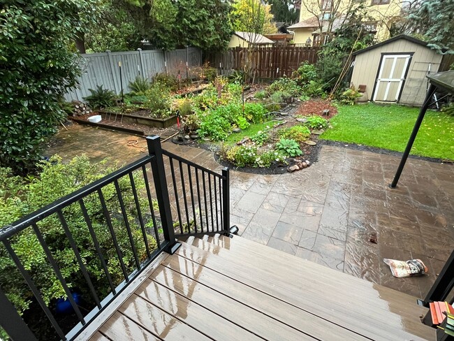 Building Photo - 2002 NE 13th Ave