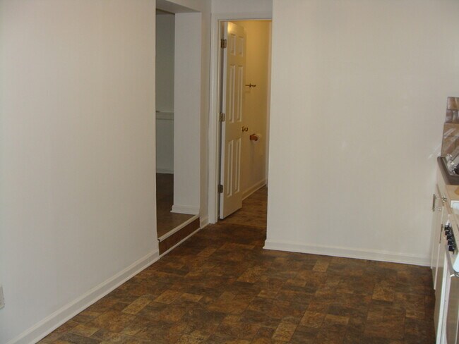 Building Photo - 1601 E 50th St