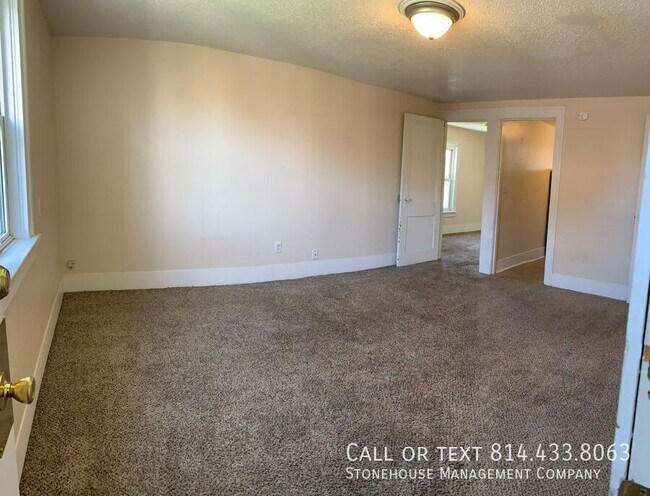 Foto del edificio - 239 E 10th St