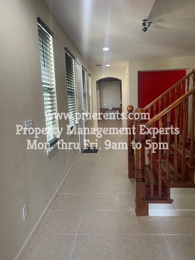 Foto del edificio - 422 W. Piedmont Dr