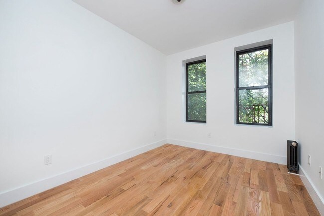 Building Photo - 1071 Cypress Ave