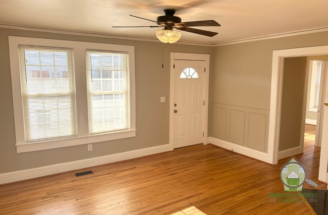 Photo - 305 Perry Rd House