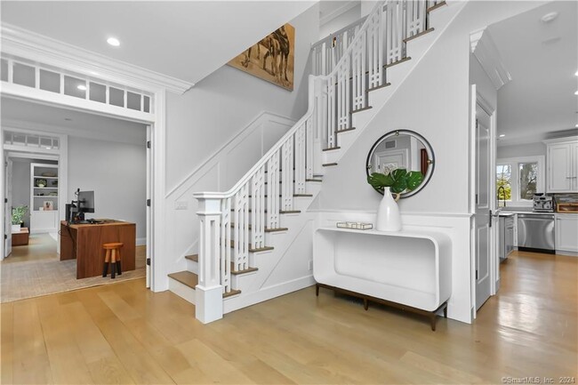 Building Photo - 46 Burr Farms Rd