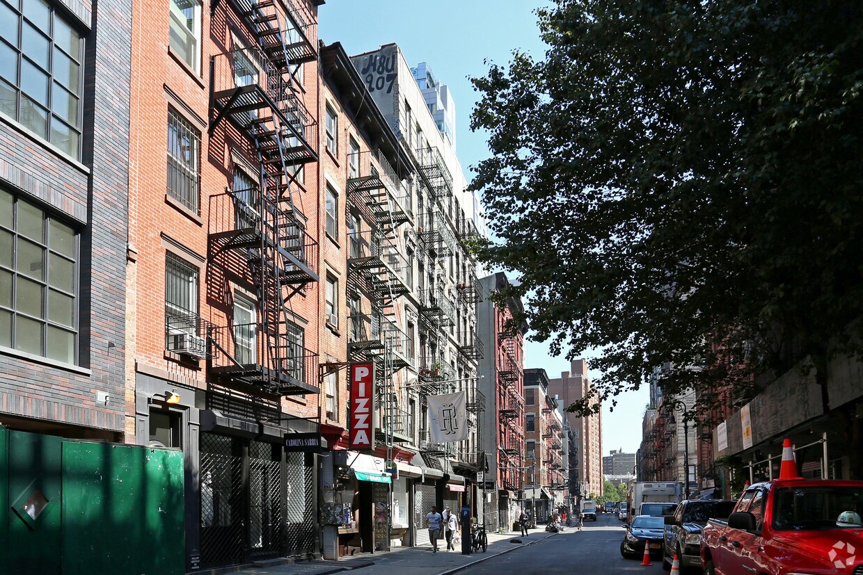 Primary Photo - 153 Ludlow St