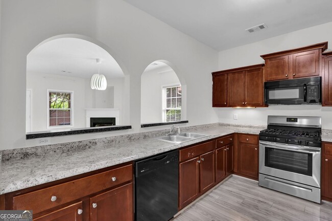 Foto del edificio - 1223 Miss Irene Ln NW