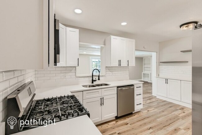 Building Photo - 1555 Magnolia Drive, Clearwater, FL, 33756