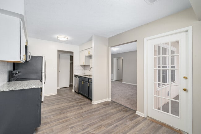 Building Photo - 101 N High St