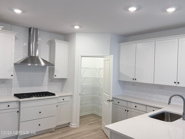 Foto del edificio - 523 Farmfield Dr