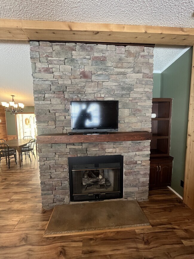 Foto del edificio - 12 Ray Dr