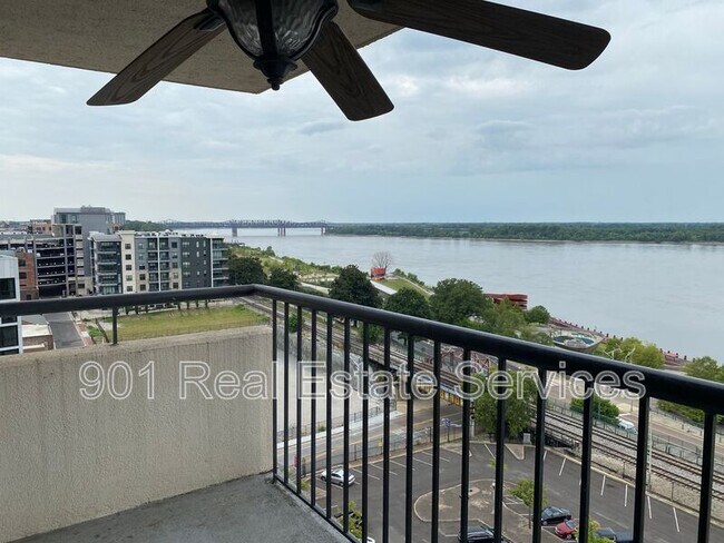 Building Photo - 200 Wagner St