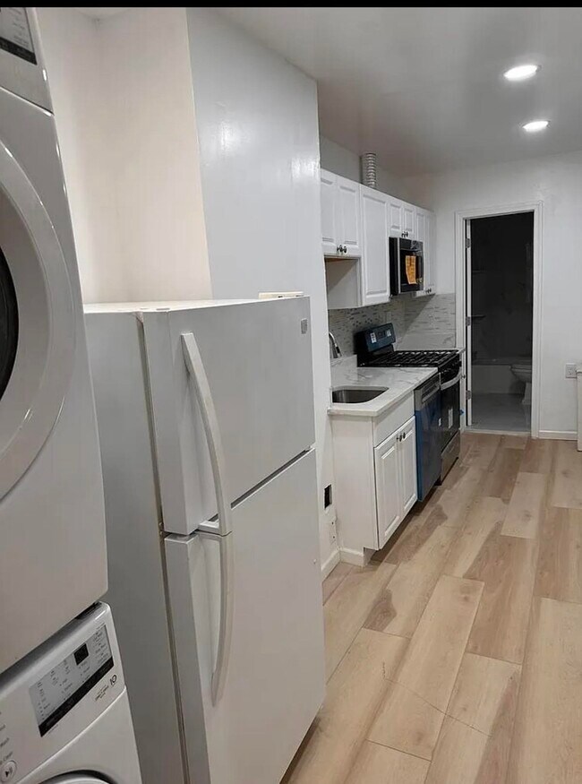 Building Photo - 135A Grace St