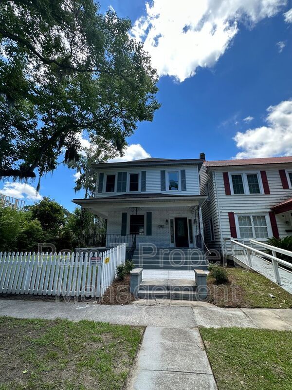 Primary Photo - 1203 E 33rd St