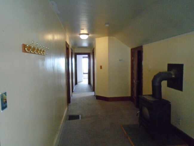 Building Photo - 1006 N Garden St
