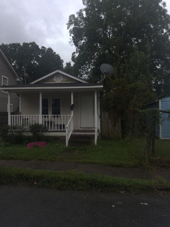 Building Photo - Modern 2-Bedroom Apartment Near Downtown