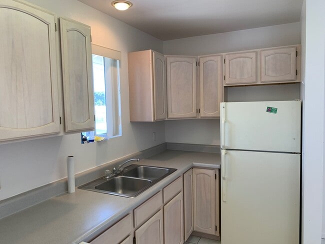 Building Photo - Pauoa Valley- utilities included!