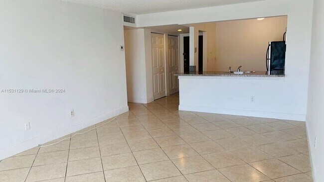 Foto del edificio - 492 NW 165th St