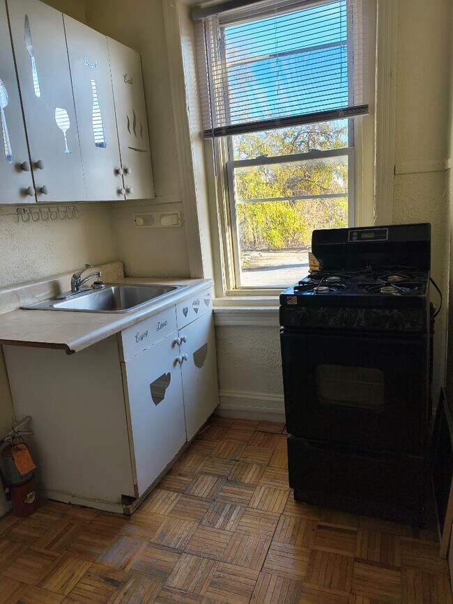 Photo - 250 Apsley St Apartment