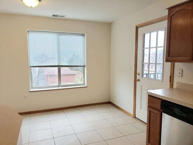 Building Photo - 7010 Heritage Cir