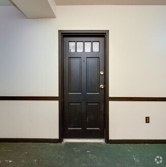 Building Photo - 500 Walnut St