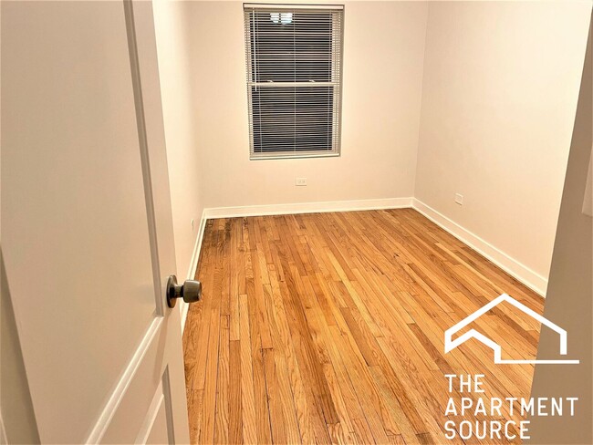 Foto del edificio - 4405 N Kimball Ave