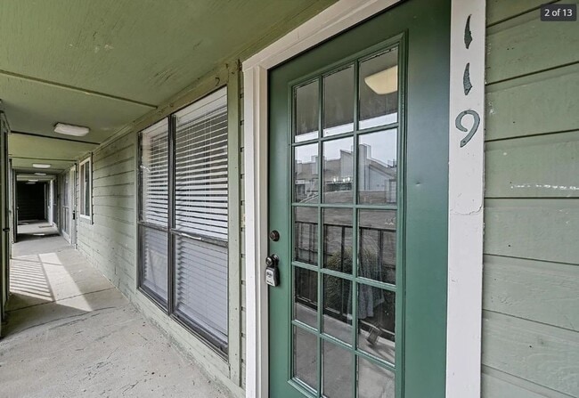 Foto del edificio - 6108 Abrams Rd