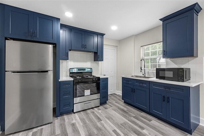 Building Photo - 7616 Grahamcrest Dr