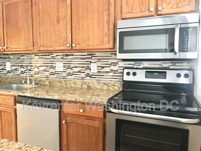 Building Photo - 107 P St NW