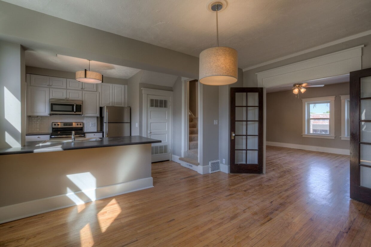 4-Plex on Farnam - 4-Plex on Farnam