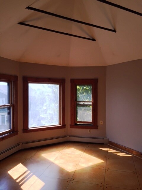 Foto del edificio - 94 Evergreen Ave