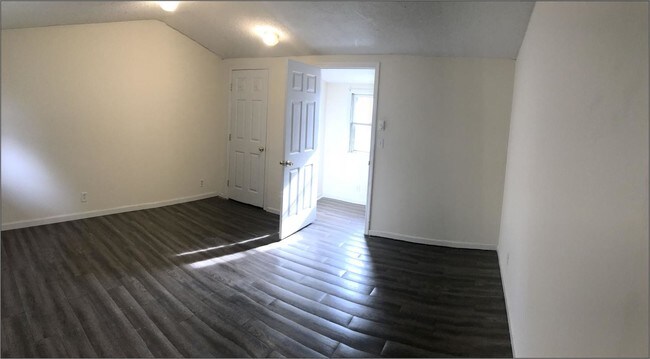 Foto del edificio - 203 W 6th St