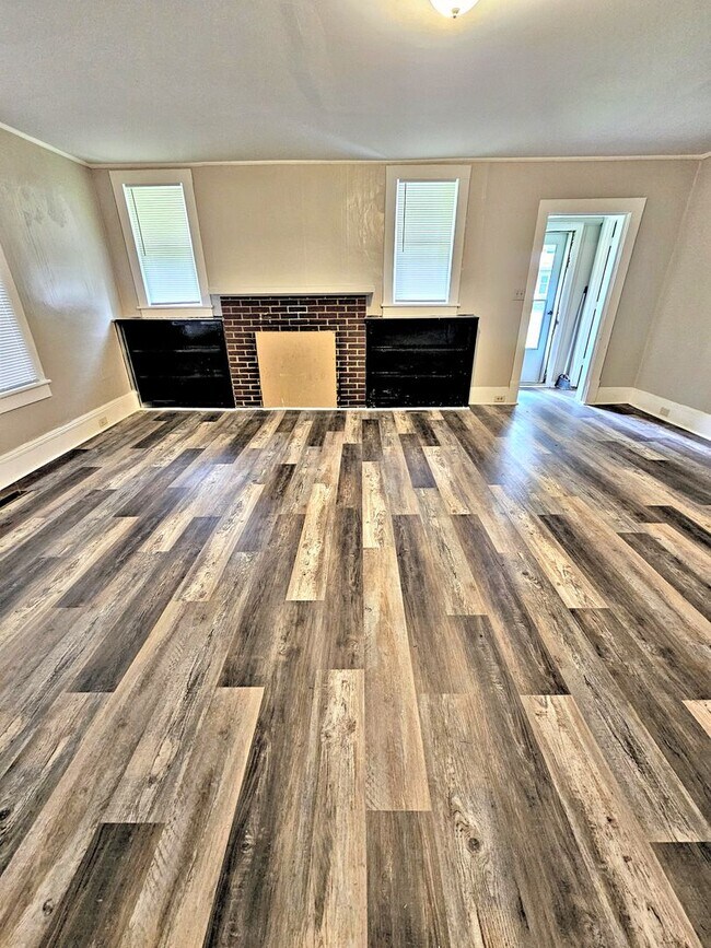 Building Photo - HOUSE FOR RENT - DECATUR