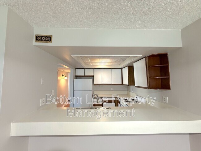 Building Photo - 1831 J Julian Ln