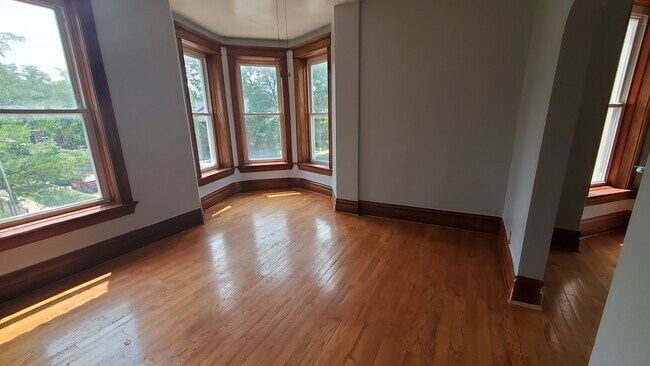 Foto del edificio - 2658 W Evergreen Ave