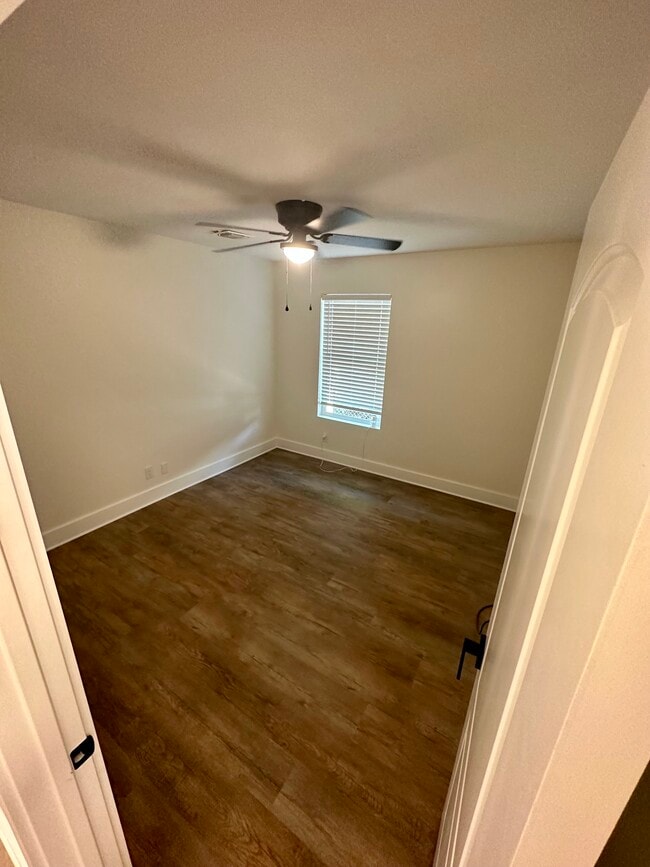 Building Photo - 1019 Steves Ave