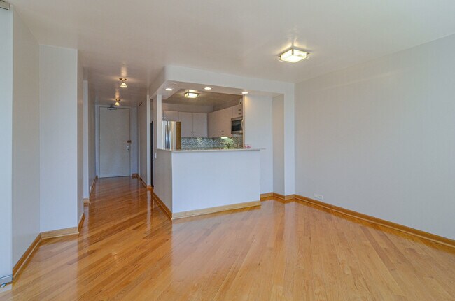 Building Photo - 405 N Wabash Ave