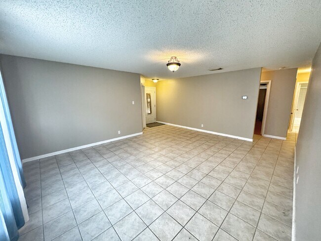 Foto del edificio - "Charming 3 Bed, 2 Bath Home in San Antoni...