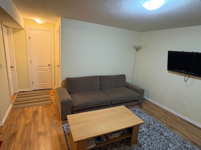 Photo du bâtiment - 121 Juniper St