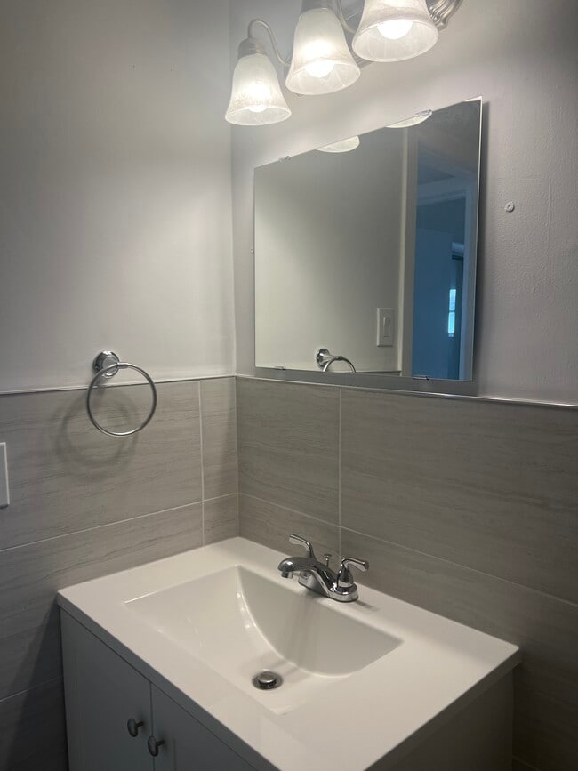 Bathroom - 5010 SW 26th Ave