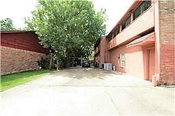 Building Photo - 300 N Perez