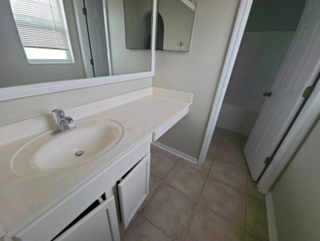 Building Photo - 6908 Waterbrook Ct
